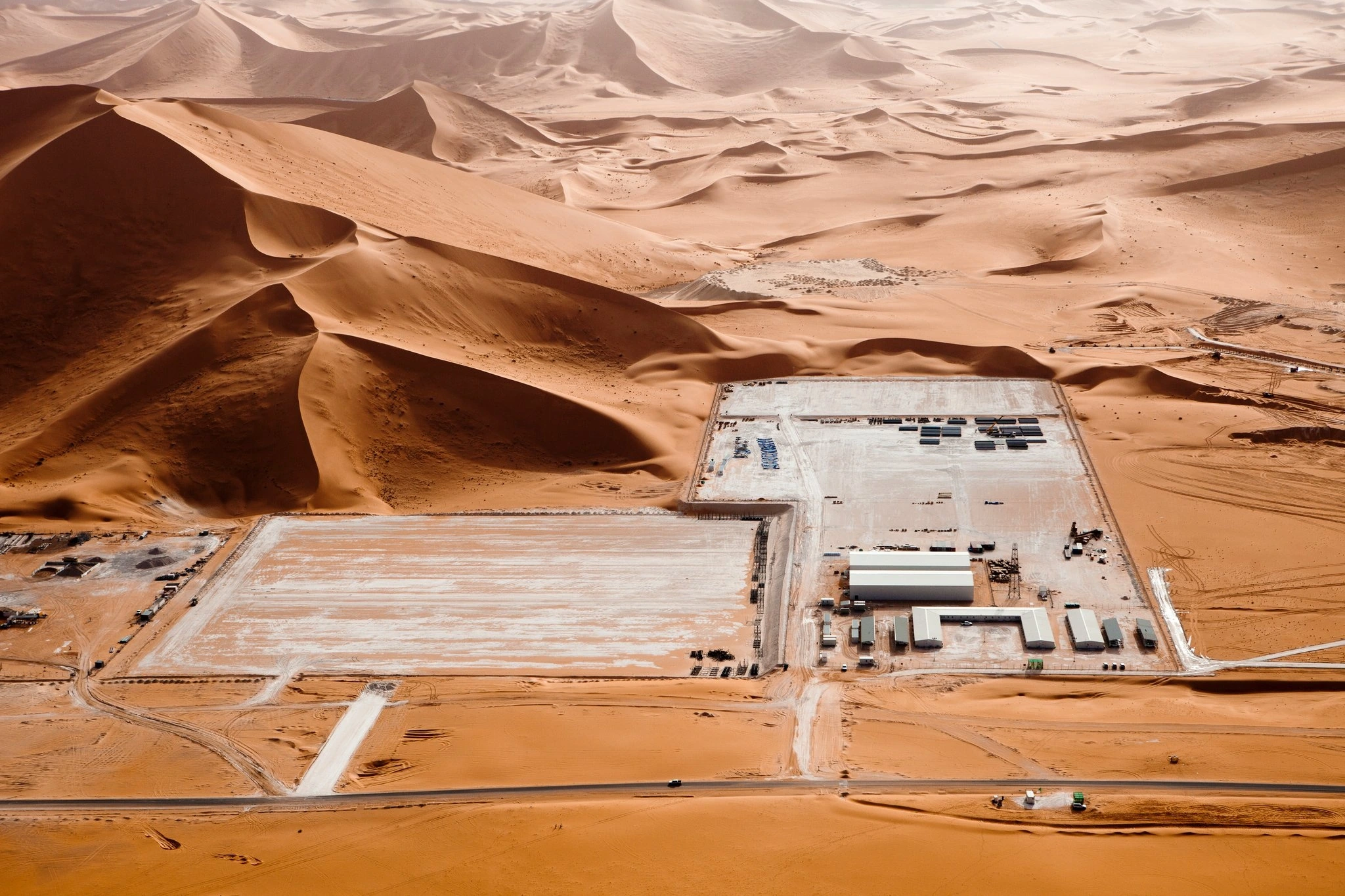 Installations au milieu des dunes